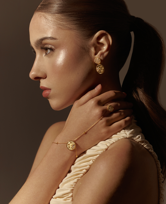 Lucent Dusk Hand Chain